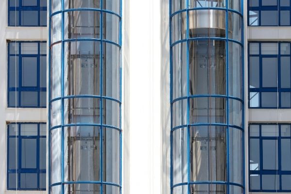 Top 3 benefits of using a vuelift elevator