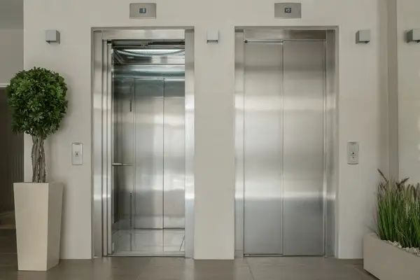 Dimensions of a passenger elevator